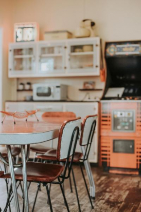 The ReTrO Beach Shack